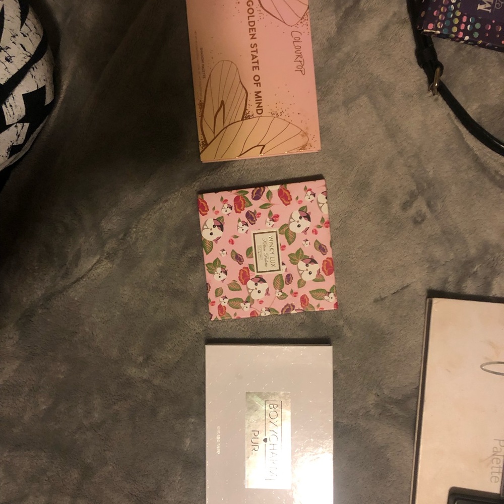 Eye shadow palette bundle (3)